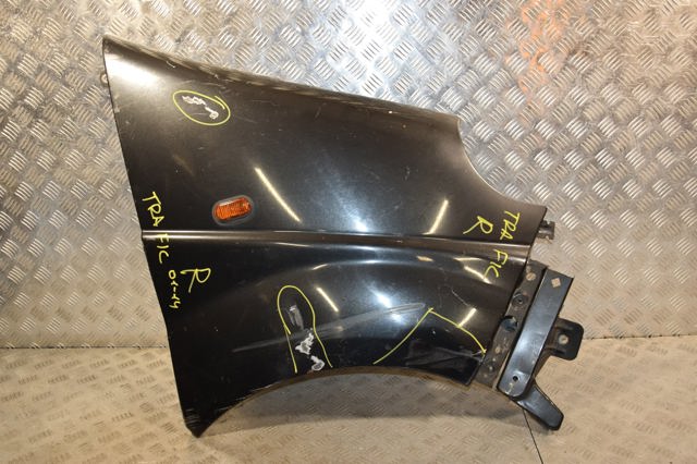 Переднє праве крило 7782524467 OPEL