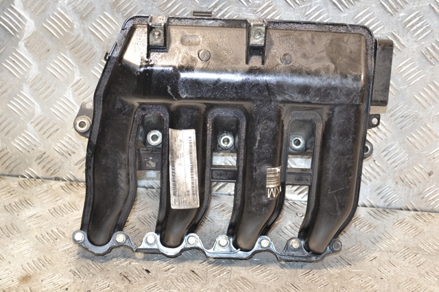 Колектор впускний 7795393 BMW