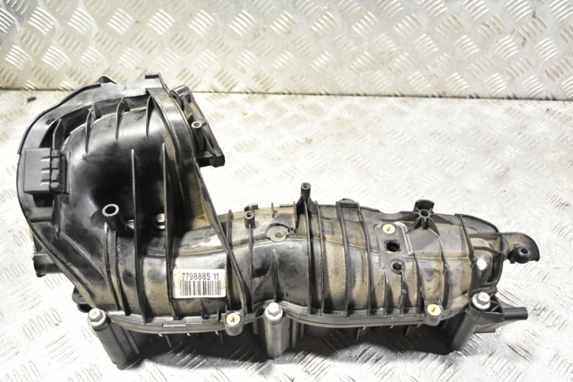 Колектор впускний 7798885 BMW
