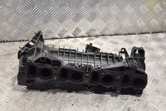 Колектор впускний 7807991 BMW