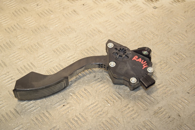 Підаль газу 7811042010 TOYOTA