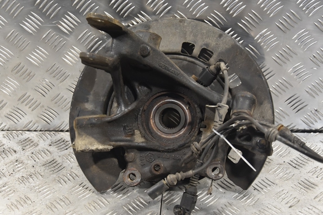 Кулак поворотний лівий 7L0505435B PORSCHE