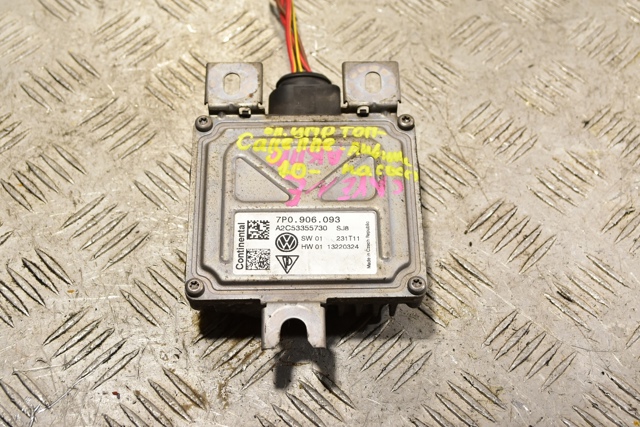 Модуль управління (ЕБУ) паливного насоса 7P0906093 PORSCHE