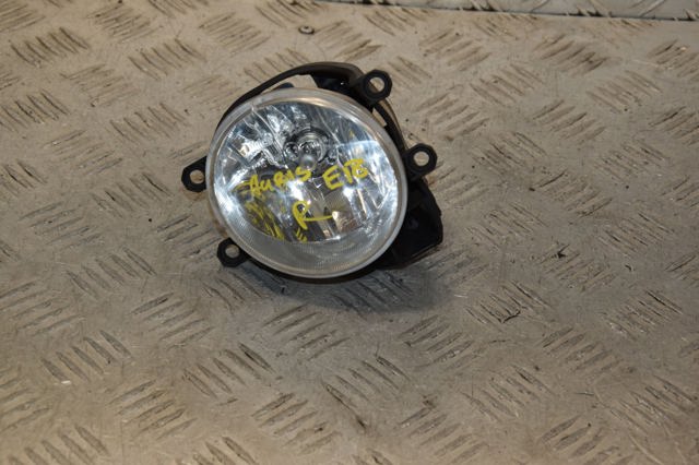 Фара протитуманна, права 8121002110 TOYOTA