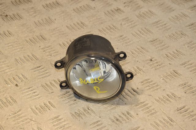 Протитуманка права 812100D041 TOYOTA