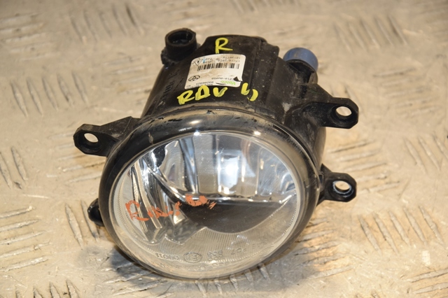 Права протитуманні фари 812100W050 TOYOTA