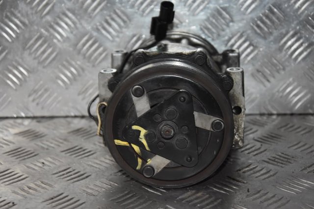 Насос кондиціонера 8200040681 NISSAN