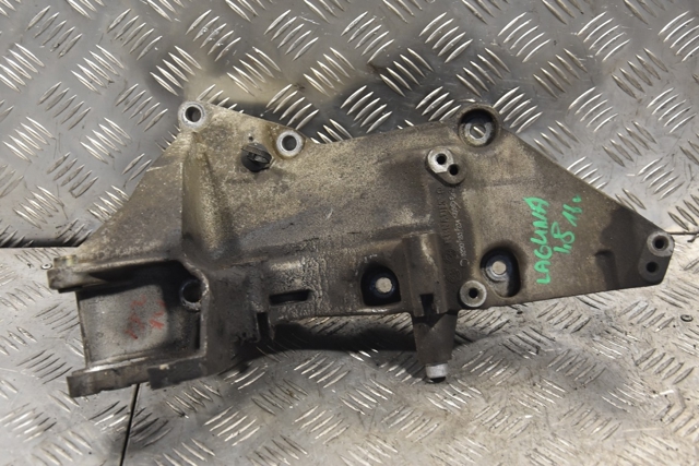 Кріплення генератора 8200183234 RENAULT