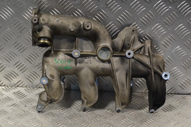 Колектор впускний 8200272607 RENAULT