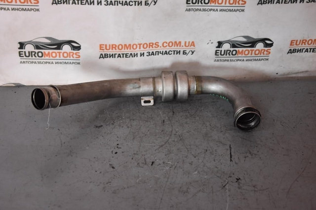 Патрубок повітряний, вихід з турбіни (наддув) 8200306925 RENAULT