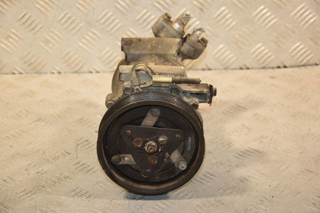 Компресор кондиціонера 8200315744 RENAULT