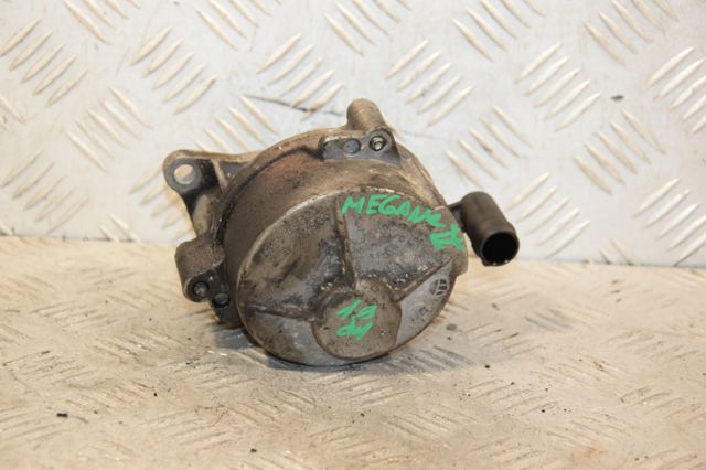 Насос вакуумний 8200451323 RENAULT