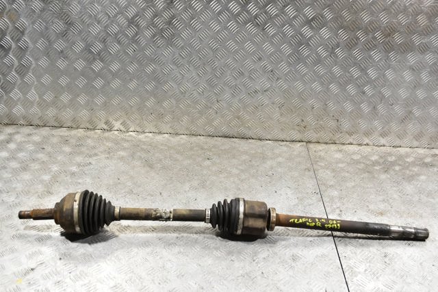 Привід передній правий 8200452273 RENAULT