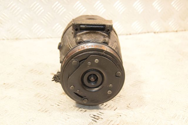 Насос кондиціонера 8200678510 RENAULT