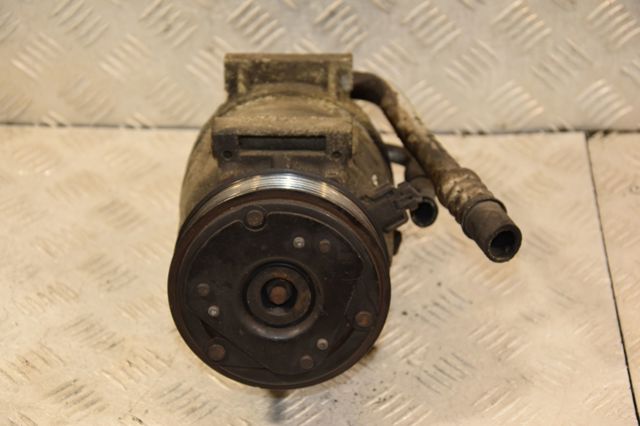 Компресор кліматичної установки 8200678510 RENAULT