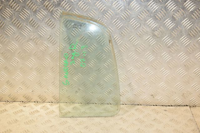 Задня кватирка права 8200733061 RENAULT