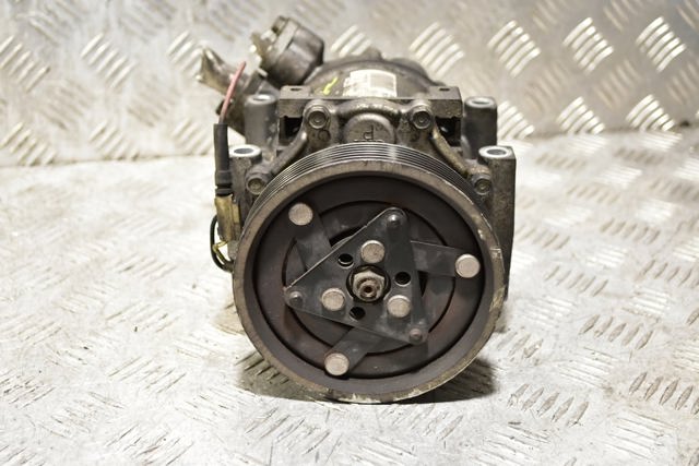 Насос кондиціонера 8200866441 RENAULT