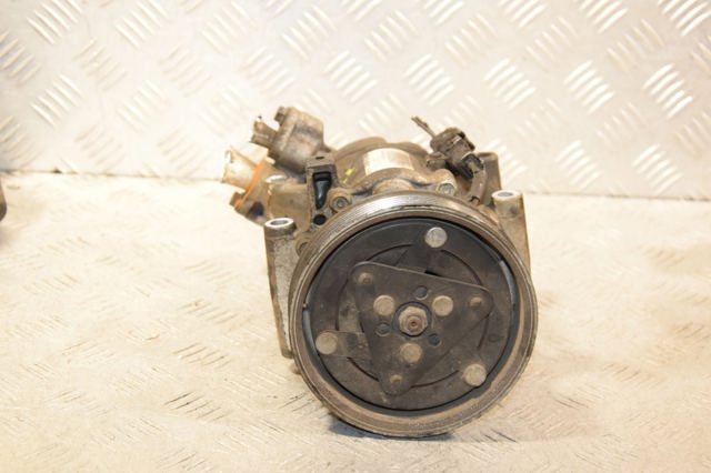 Компресор холодоагенту 8200953359 NISSAN