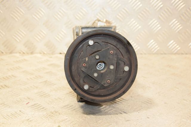 Компресор кондиціонера 8201025121 RENAULT