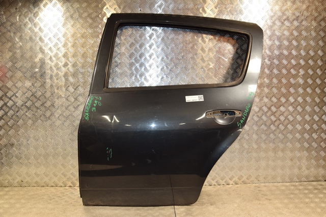 Двері задні 821012255R RENAULT