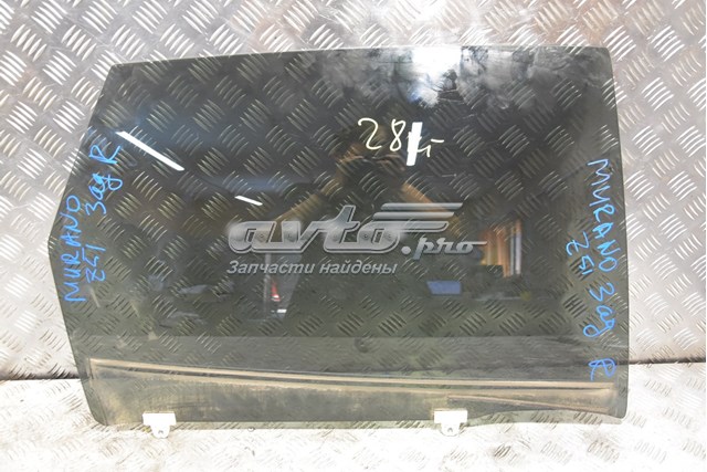 Скло заднє праве 823001AA0B NISSAN