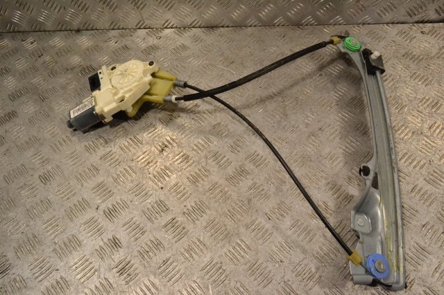 Привід ліфта задній 827310001R RENAULT