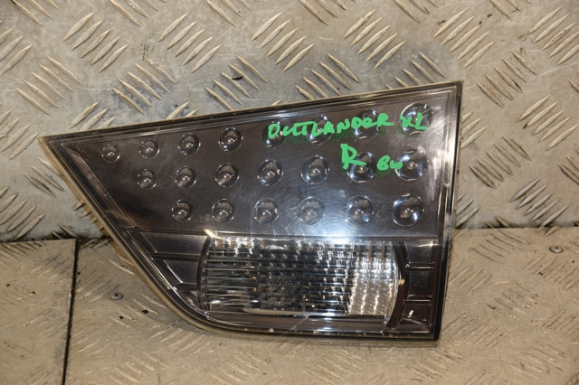 Фара задня права внутрішня 8331A064 MITSUBISHI