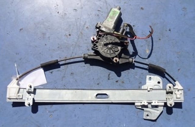 Склопідйомник задніх лівих дверей 834011G010 HYUNDAI