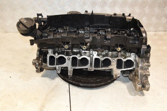 ГБЦ  двигуна 8513709 BMW