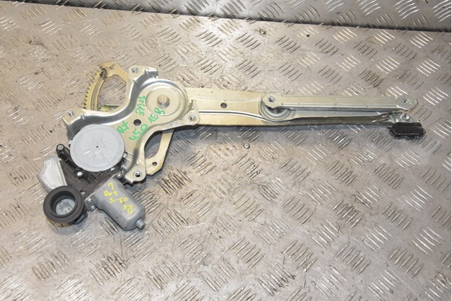 Моторчик склопідйомника двері задніх, лівих 8572048090 TOYOTA