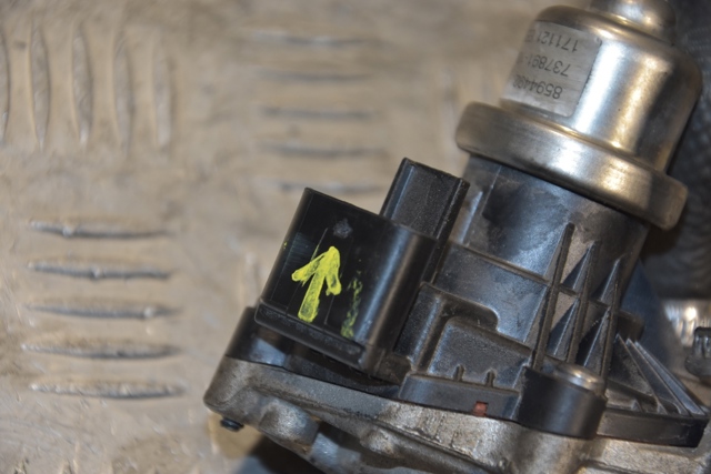 Клапан EGR рециркуляції газів 8594492 BMW