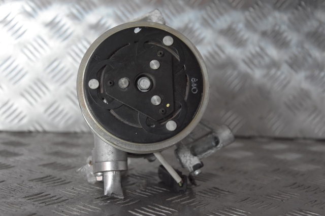 Насос кондиціонера 88310YV010 TOYOTA