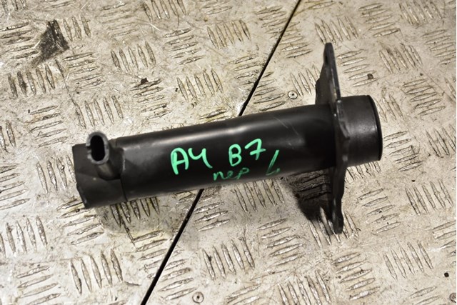 Кронштейн усилителя переднего бампера audi a4 b7 8E0807133C