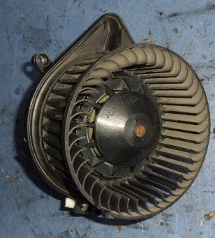 Моторчик печки audi (b7) 8e1820021e