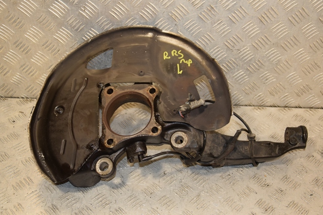 Цапфа поворотна ліва 8H323K186AA LAND ROVER