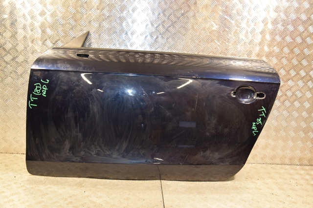 Водійські двері 8J0831051A VAG