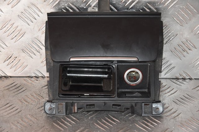 Попільничка 8K0857951 VAG