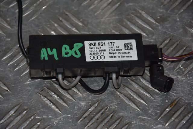 Датчик руху в салоні 8K0951177 VAG