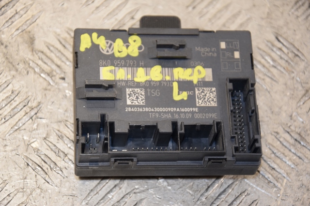 Блок комфорту передніх дверей 8K0959793H VAG