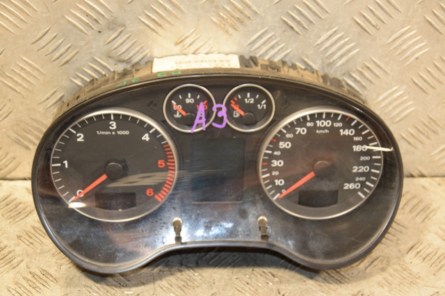 щиток приладу 8P0920930R VAG