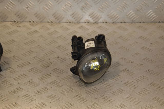Фара протитуманна, права 8T0941700 VAG