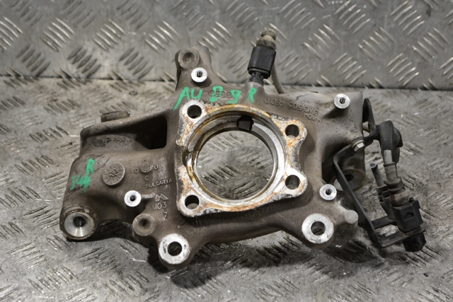 Цапфа поворотна права 8W0505460D VAG