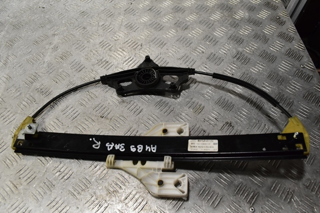 Механізм склопідйомника двері задньої, правої 8W0839462 VAG