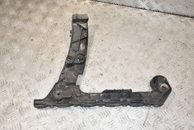 Направляюча заднього бампера, ліва 8W9807453 VAG