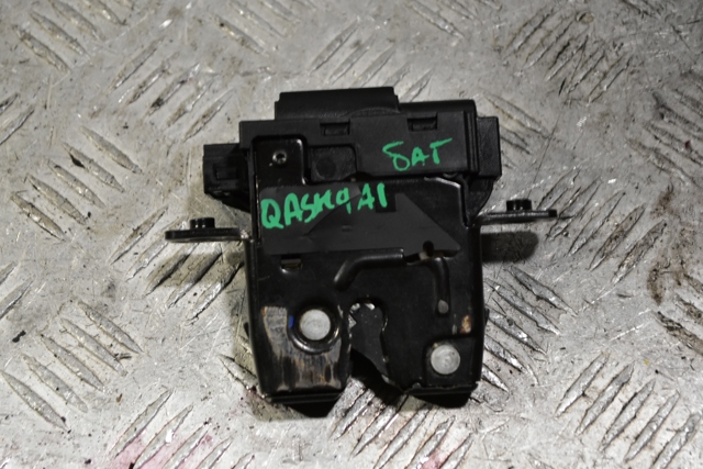 Замок кришки багажника 90502EY12D NISSAN