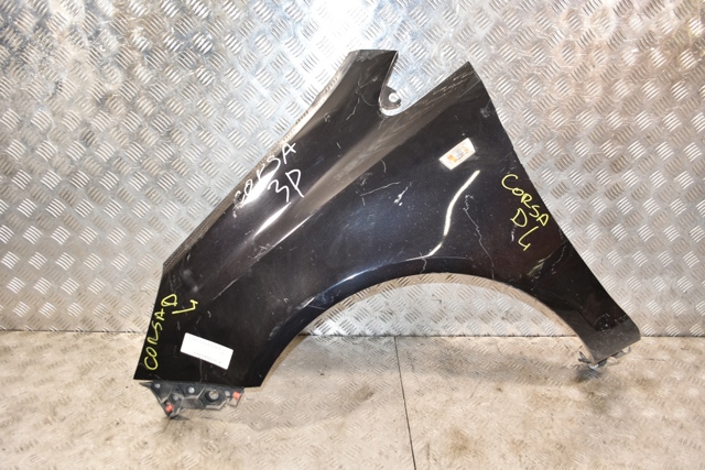 Переднє ліве крило 93189645 OPEL