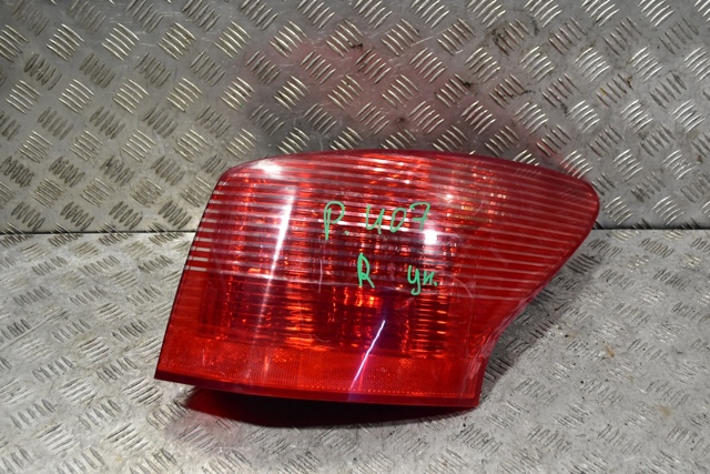 Peugeot 407 sw універсал лампою задня зад права 9641948680