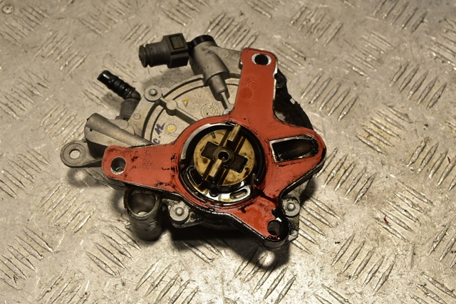 Насос вакуумний 9673836180 PEUGEOT