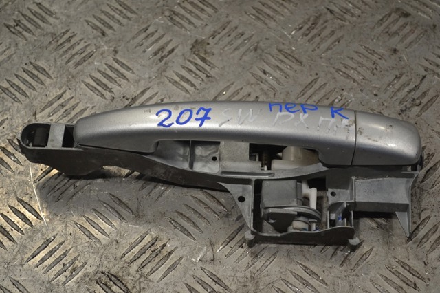 Тримач зовнішньої ручки дверей, передньої правої 9680168580 PEUGEOT