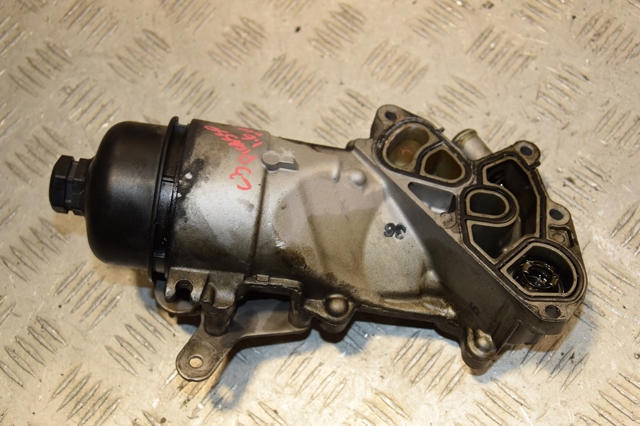 Корпус масляного фільтра 9687847480 PEUGEOT